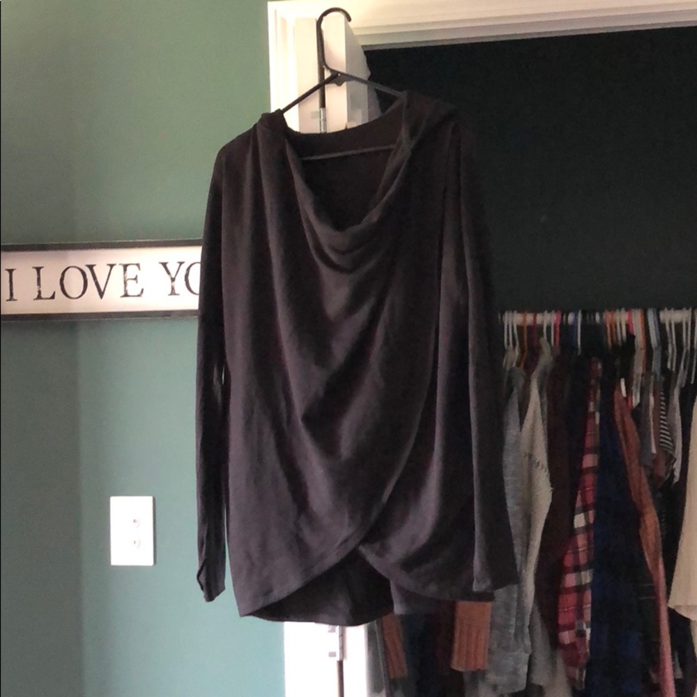 Black sweatshirt